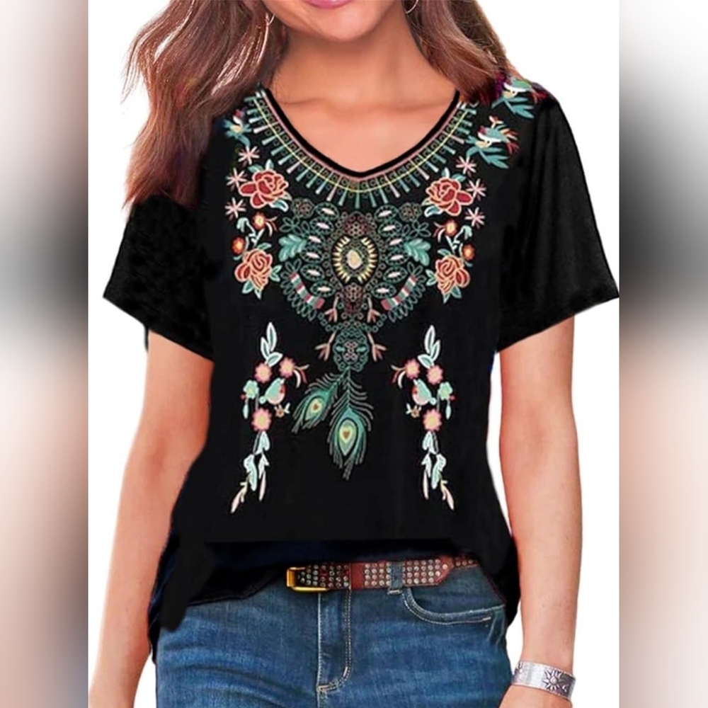 Pretty Embroidered Short Sleeve Black V-Neck "Fiesta" Tee Shirt EUC